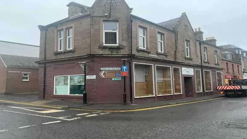 Ground and Basement Commercial Unit in Stone Terrace