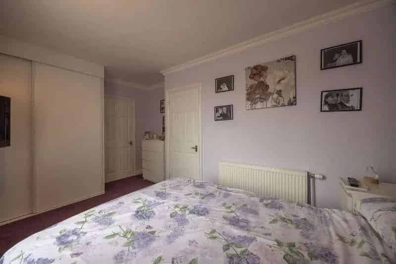 3 Bed House for Sale in Newburgh