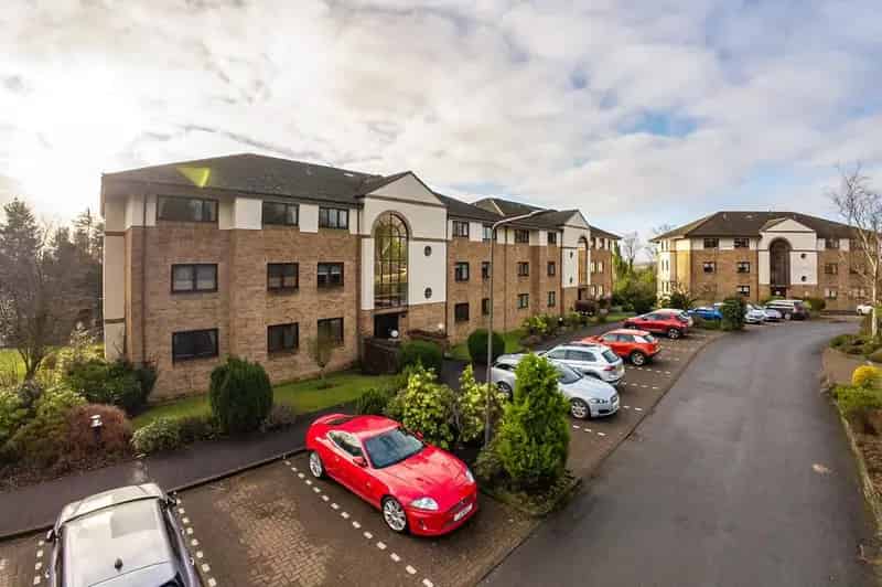3 Bedroom Apartment for Sale in Newton Mearns Near Glasgow