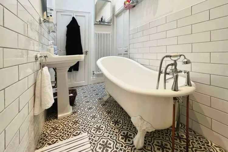 Grade II Listed 3 Bedroom Cottage for Sale