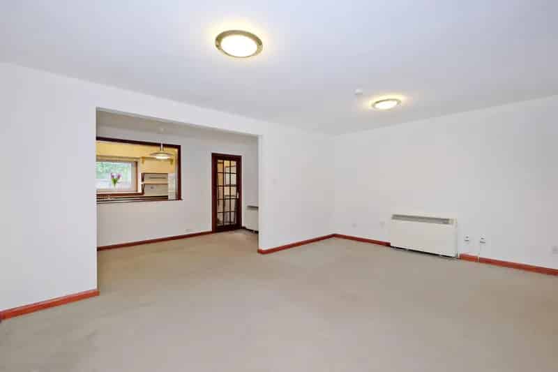 Three Bedroom Townhouse City Centre Parking Quiet Courtyard
