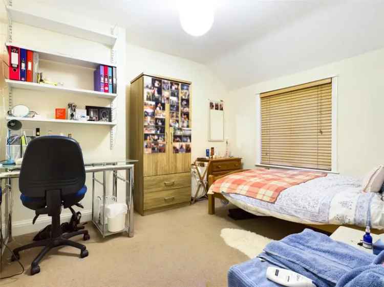 4 Bedroom Student House Near University Newly Refurbished