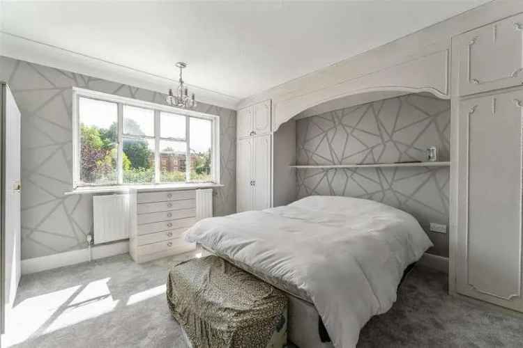 4 Bed House for Sale in Wanstead