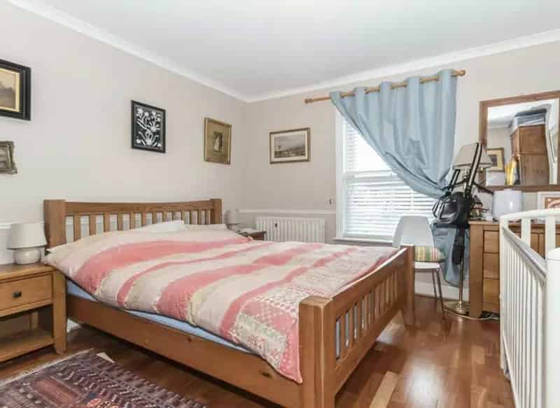 Spacious Two Bedroom Maisonette with Wooden Flooring and Cellar