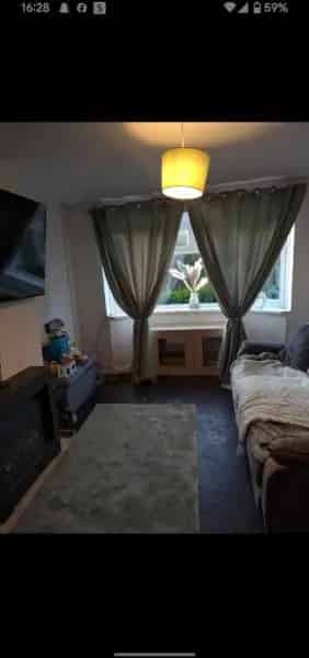 Large 2 Bed End Terrace House with Garden and Parking