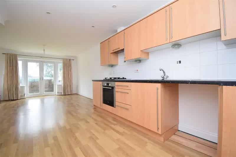 3 Bedroom Townhouse To Rent Morley