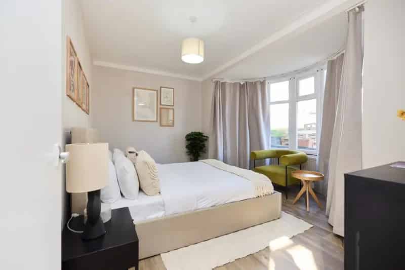 Family Home with Two Reception Rooms and Garage