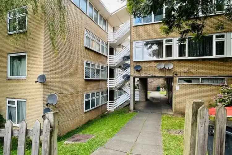 2 Bedroom Maisonette for Sale East Barnet