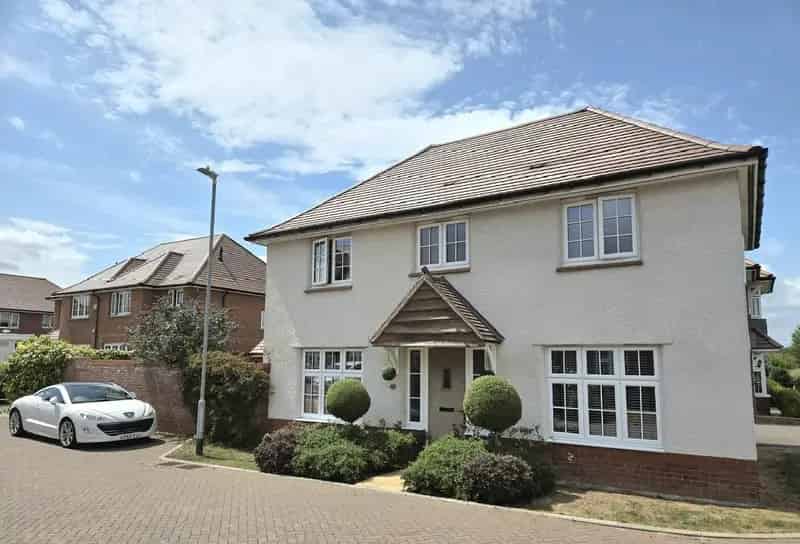 3 Bedroom Detached House for Sale in Herne Bay