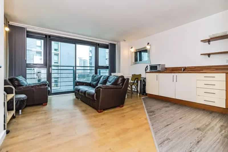 2 Bedroom Flat to Rent Salford City Point  Available Now
