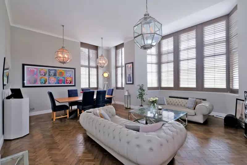 4 Bed End Terraced House in Prestigious Cala Homes Development