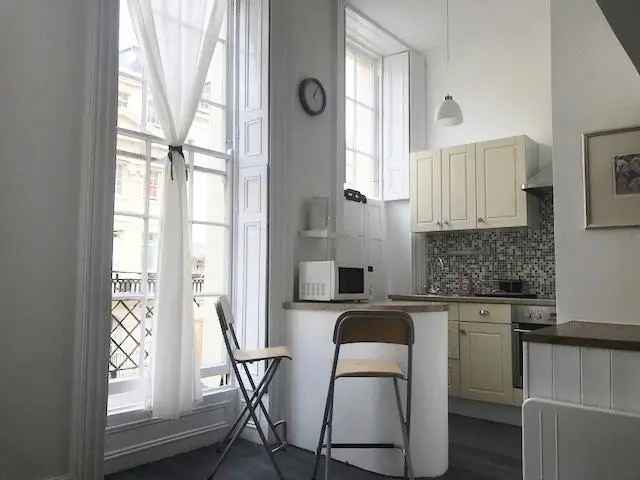 Studio Flat Brighton City Center Seafront Modern Furnished