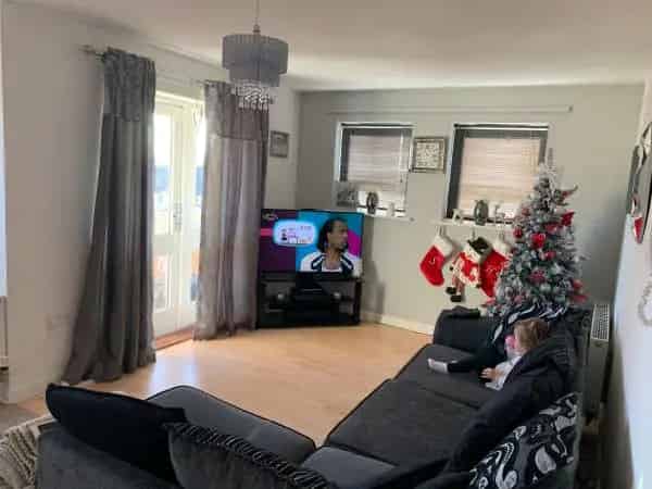 Second Floor 2-Bed Flat with Balcony and Parking