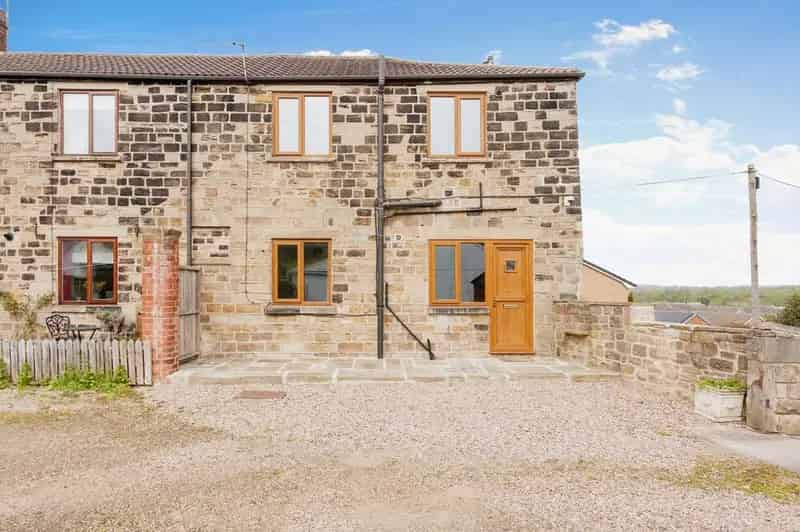 2 Bedroom End Terrace House for Sale Walton West Yorkshire