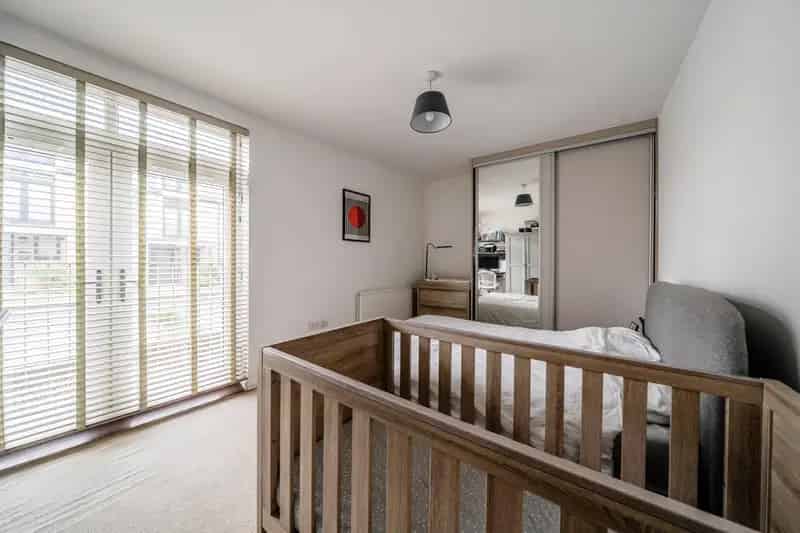 Secure Ground Floor Residence in Barnet with Private Terrace and Parking