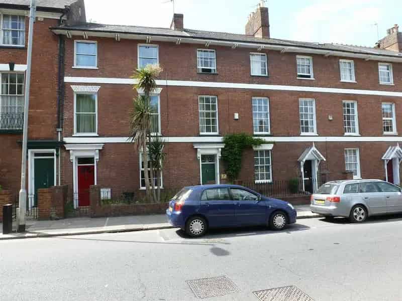 3 Bedroom Apartment to Rent