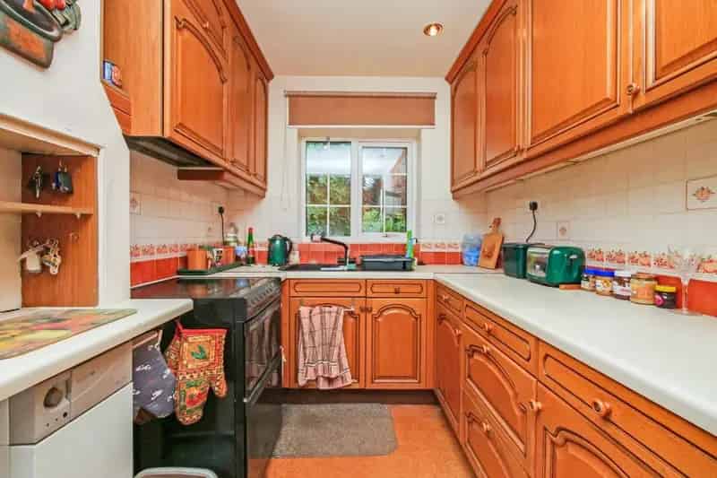 3 bedroom House
 For Sale 
Total Size: 1507 SQ FT