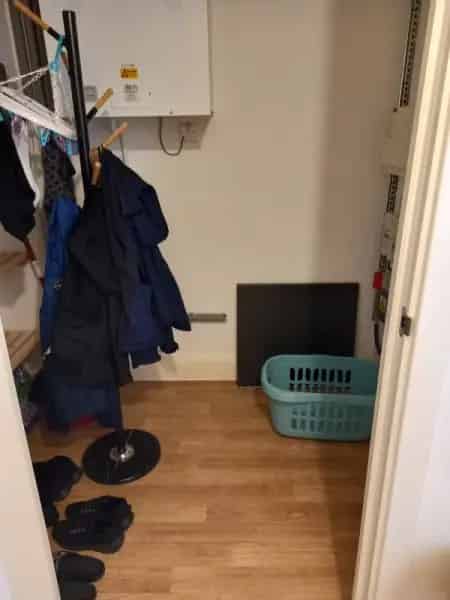 2020 Built 2-Bedroom Flat Near Gatwick Airport