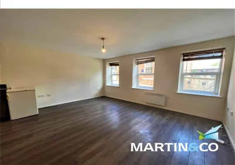 2 Bedroom Flat To Rent Available 11072025