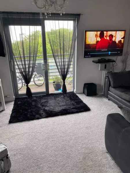 Flat For Rent in Rushmoor, England