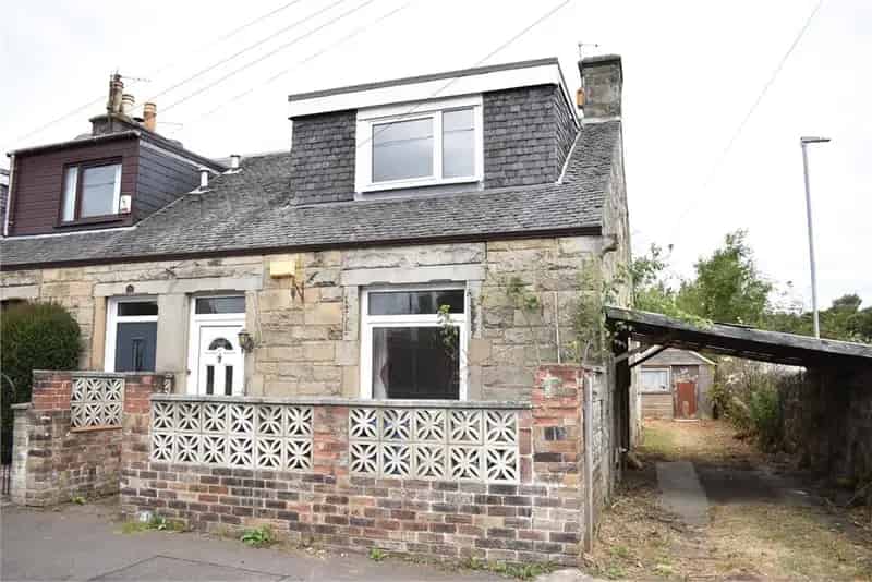 2 Bed House - End Terraced with 1 Reception Room