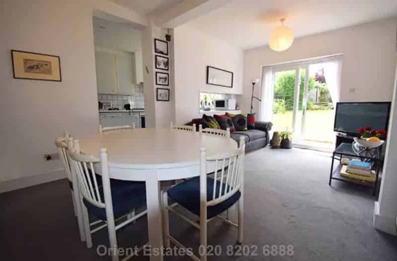 4 Bedroom Detached House for Rent in NW4
