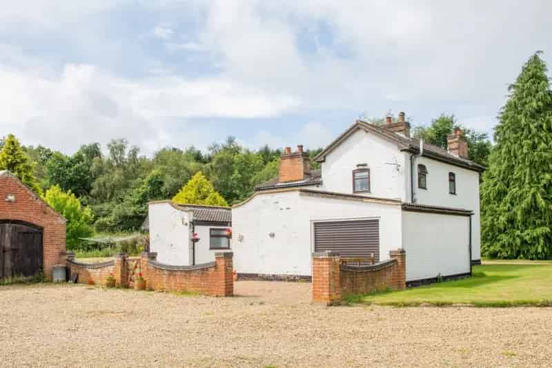 Spacious Detached House with Outbuildings and 2 Acres