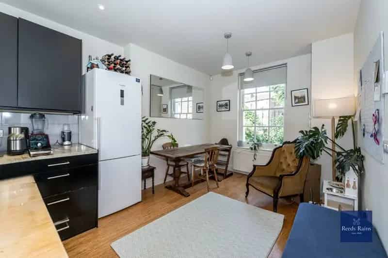 4 Bedroom End Terrace House to Rent Near Myatts Field