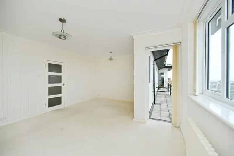 Sea View Apartment Saltdean 2 Beds 1 Bath Balcony Parking