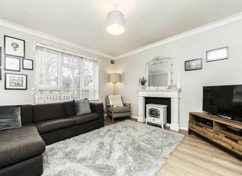 Three Bedroom Maisonette Near Tooting Bec Common