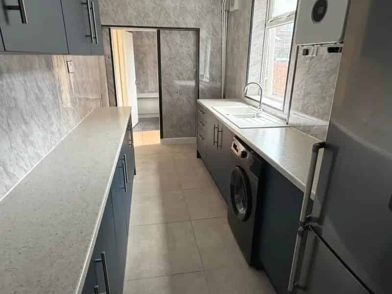 3 Bedroom Terraced House to Rent Near East Park Road