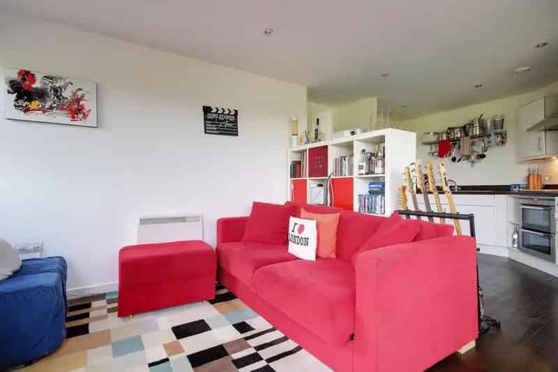 2 Bedroom River View Apartment Near Millfields Park