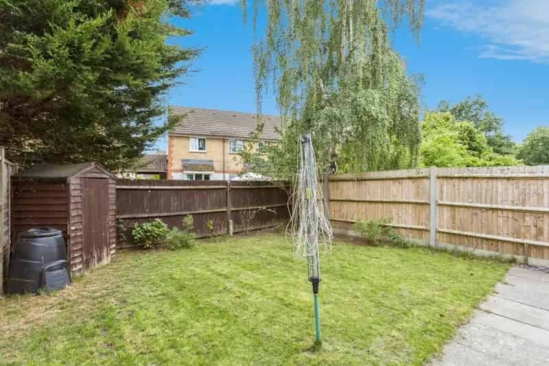 3 Bed House Maidenbower Driveway Parking Garden Conservatory