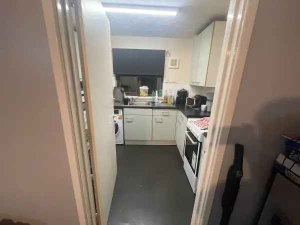 Flat For Rent in Hertsmere, England