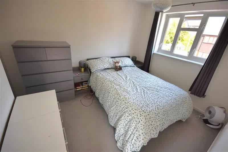 3 Bedroom Link Detached House to Rent