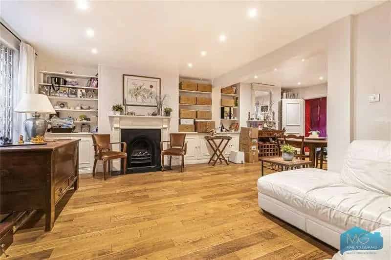 2 Bed Flat for Sale near Kentish Town West Station