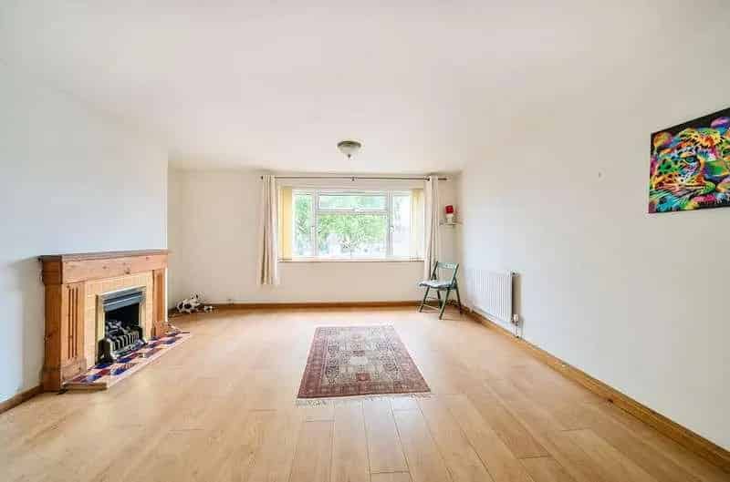 3 Bed Flat for Sale