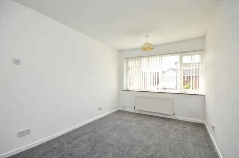 3 Bed Link Detached House For Sale No Onward Chain