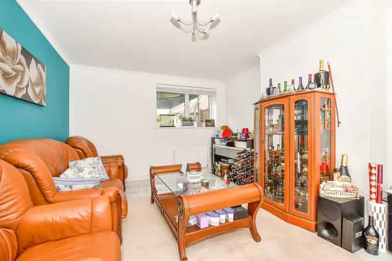 2 Bedroom Terraced House for Sale Near Dunorlan Park