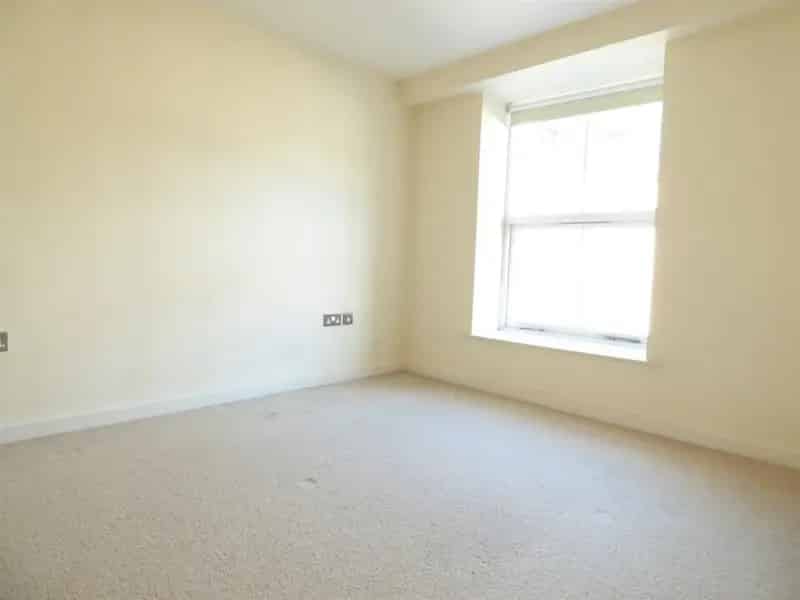 2 Bedroom Flat To Let Available Now