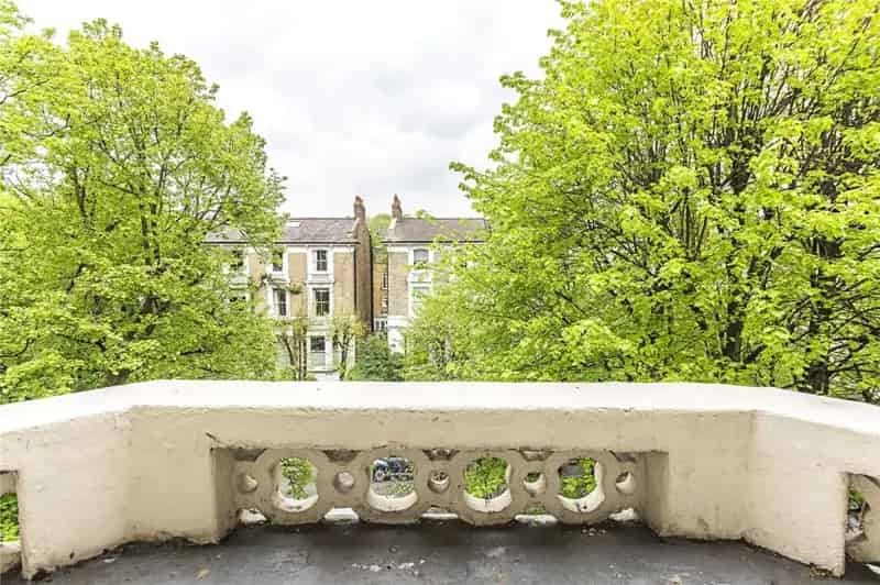 1 Bedroom Flat for Sale near Ladbroke Grove