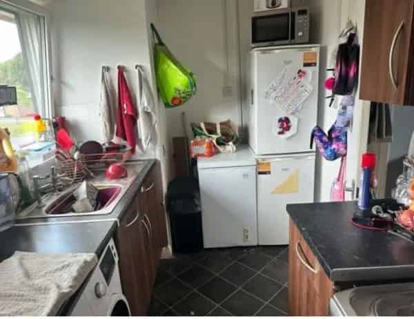 Spacious One-Bed Flat Near Shops and Transport Links