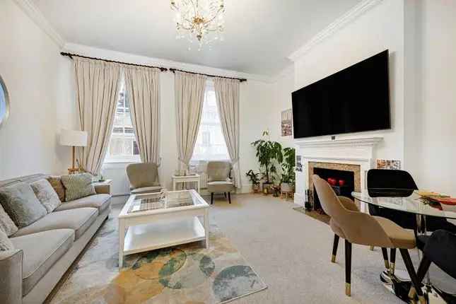 Flat to Rent De Vere Gardens London W8 3 Bedroom 2 Bathroom