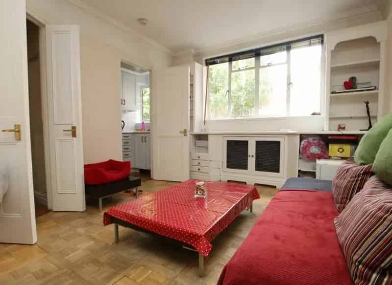 One Bedroom Flat Upper Richmond Road Putney Hot Water Heating Included