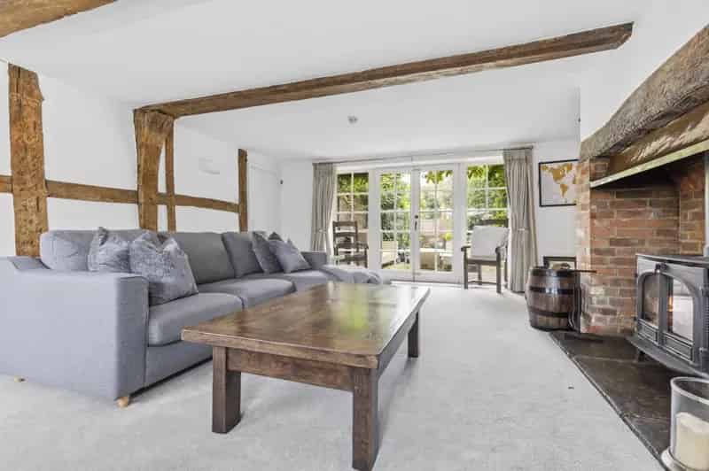 7 Bedroom Detached House with 3 Bedroom Cottage For Sale
