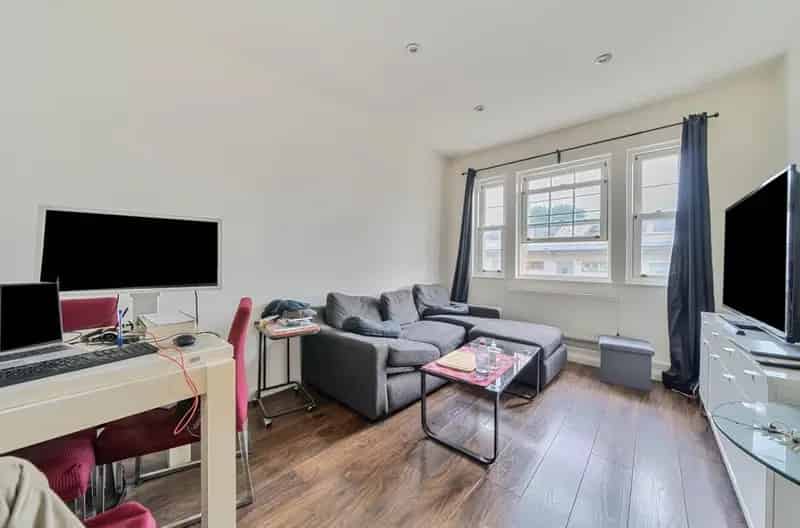 1 Bedroom Flat To Let Riverside Development