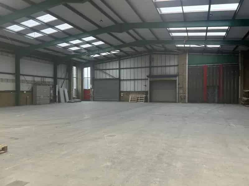 Modern Factory Warehouse with Mezzanine Office and Ample Parking