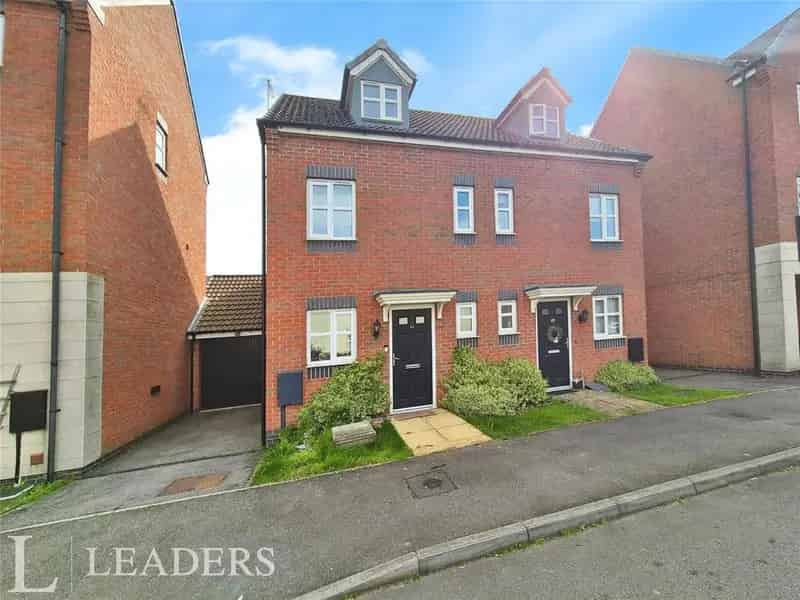 3 Bedroom Semi-Detached House for Sale