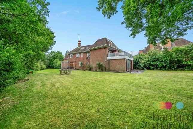 Six Bedroom Detached House for Sale in London