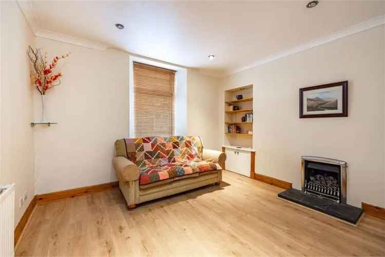 2 Bed Flat - Maisonette with 1 Reception Room